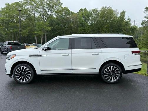 2022 Lincoln Navigator L Black Label