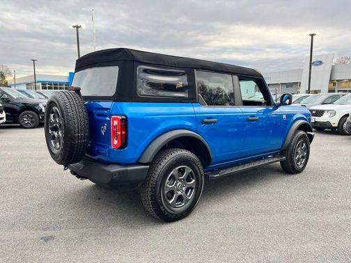 Velocity Blue Metallic 2023 Ford Bronco Big Bend