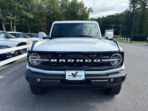 Oxford White 2026 Ford Bronco Outer Banks
