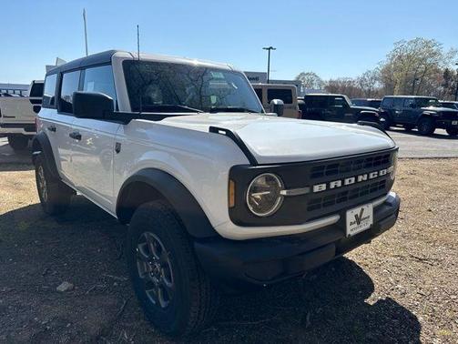 Oxford White 2026 Ford Bronco Big Bend