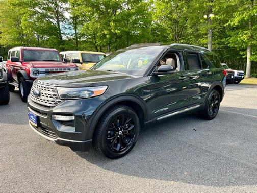 Green Metallic 2022 Ford Explorer Limited