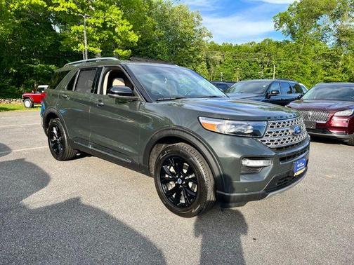 Green Metallic 2022 Ford Explorer Limited