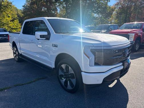 White Metallic 2024 Ford F-150 Lightning Platinum