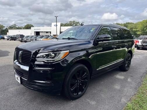 Black Metallic 2024 Lincoln Navigator Reserve