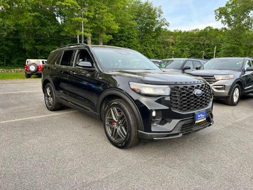 Black Metallic 2025 Ford Explorer ST-Line