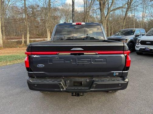 2022 Ford F-150 Lightning Platinum