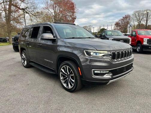 Metallic 2022 Jeep Wagoneer Series II