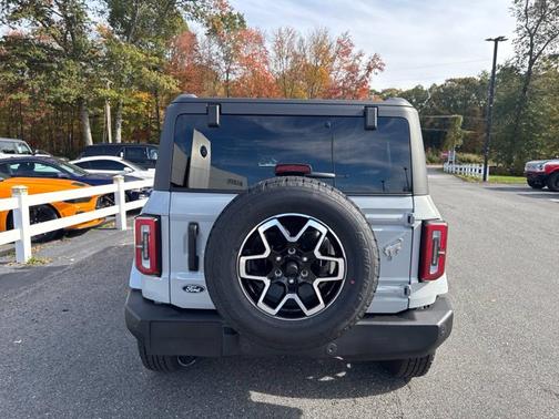 Avalanche 2026 Ford Bronco Base