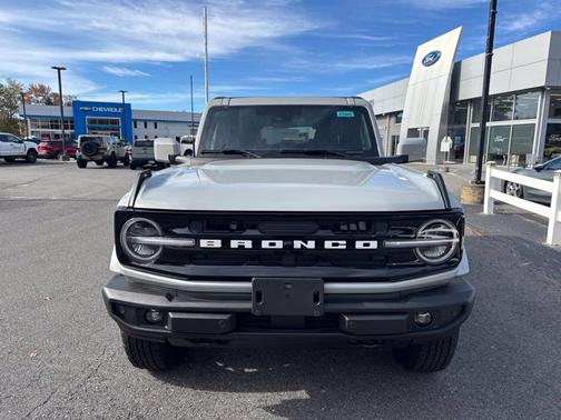 Avalanche 2026 Ford Bronco Base