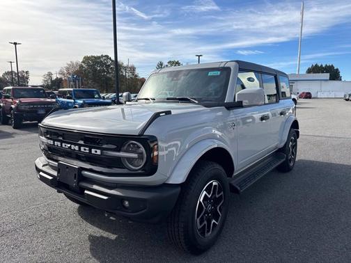 Avalanche 2026 Ford Bronco Base