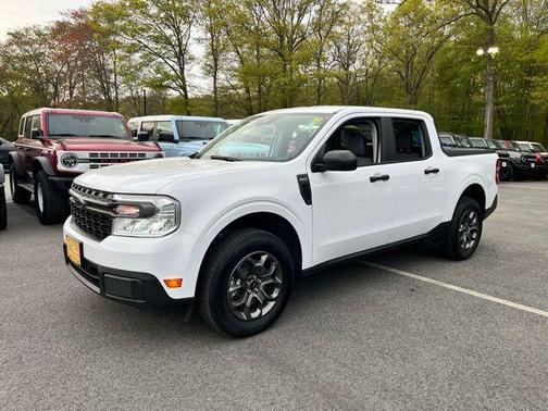 Oxford White 2024 Ford Maverick XLT