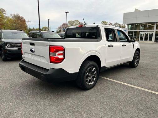 Oxford White 2024 Ford Maverick XLT