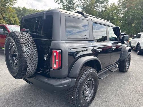 Black 2022 Ford Bronco Base