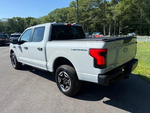 2024 Ford F-150 Lightning Pro