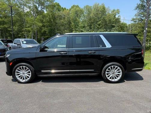 2022 Cadillac Escalade ESV Premium Luxury