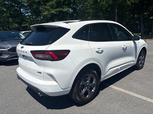 White Metallic 2023 Ford Escape ST-Line Select