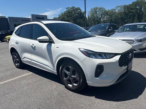 White Metallic 2023 Ford Escape ST-Line Select