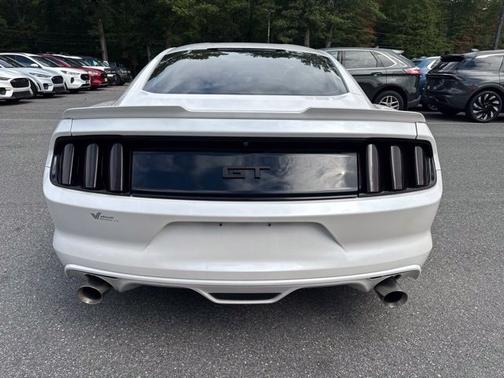White Platinum Clearcoat Metallic 2017 Ford GT Base