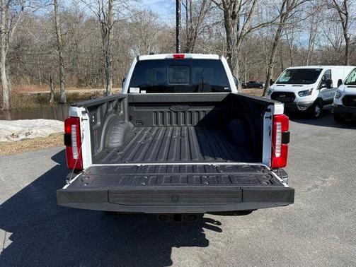 White Metallic 2026 Ford F-350 Lariat Super Duty