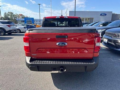 Chili Pepper Red 2022 Ford Maverick Lariat