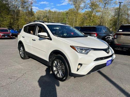 Blizzard Pearl 2017 Toyota RAV4 Limited