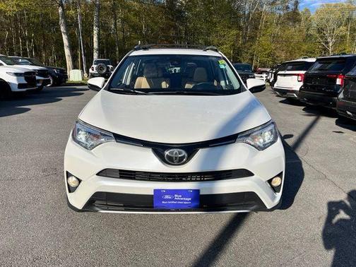 Blizzard Pearl 2017 Toyota RAV4 Limited