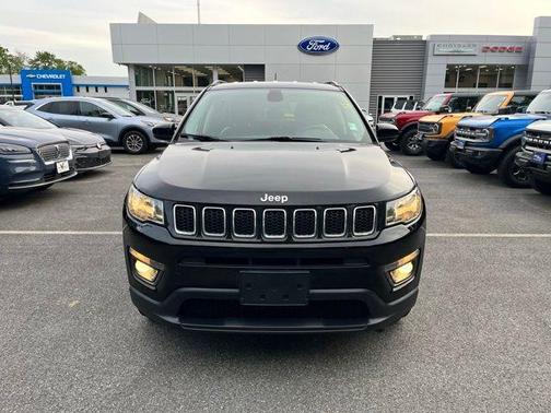 Diamond Black 2019 Jeep Compass Latitude