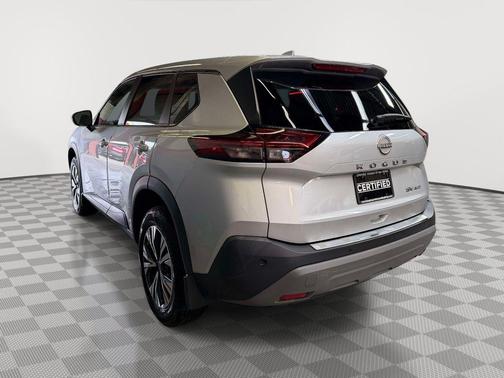 Brilliant Silver Metallic 2022 Nissan Rogue SV