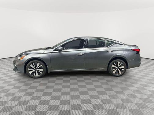 Gun Metallic 2022 Nissan Altima 2.5 SL