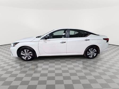 Glacier White 2025 Nissan Altima S