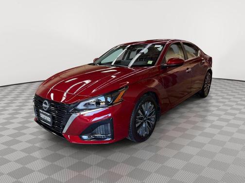 Scarlet Ember 2025 Nissan Altima SV