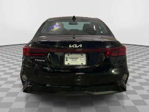 Aurora Black Pearl 2023 Kia Forte LXS