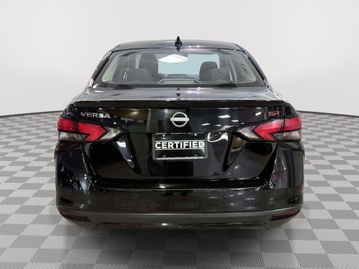 Super Black Metallic 2024 Nissan Versa 1.6 SR