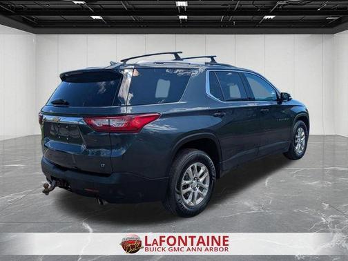 Graphite Metallic 2018 Chevrolet Traverse LT Cloth