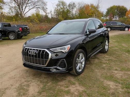 2021 Audi Q3 45 S line Premium