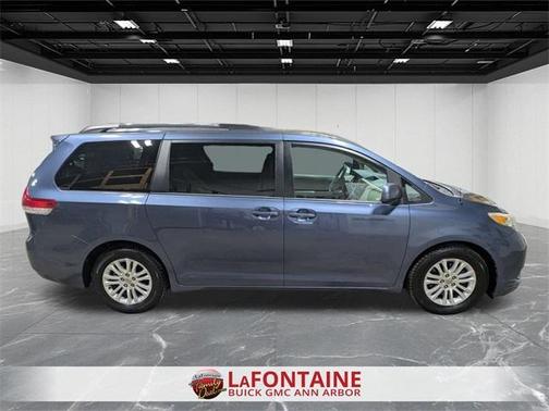2013 Toyota Sienna XLE