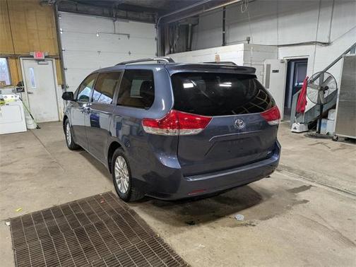 2013 Toyota Sienna XLE