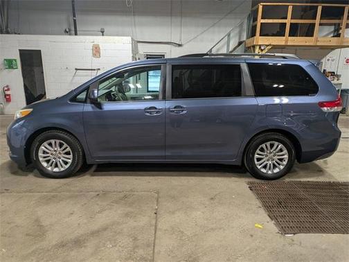 2013 Toyota Sienna XLE