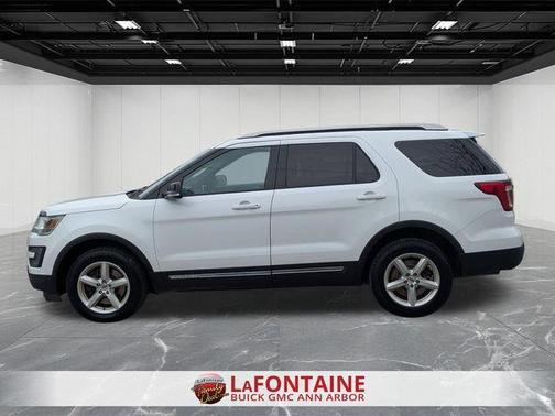 Oxford White 2016 Ford Explorer XLT