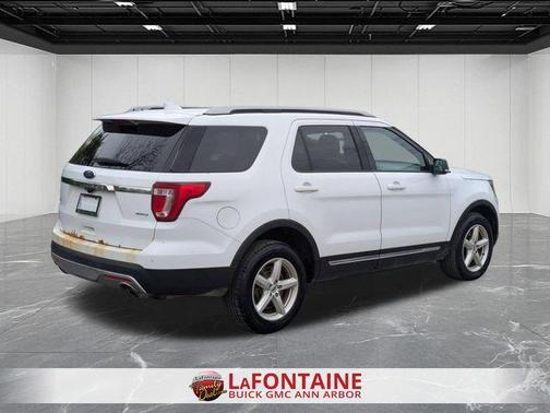 Oxford White 2016 Ford Explorer XLT