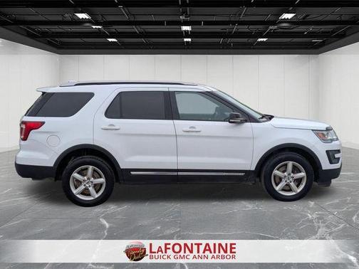 Oxford White 2016 Ford Explorer XLT