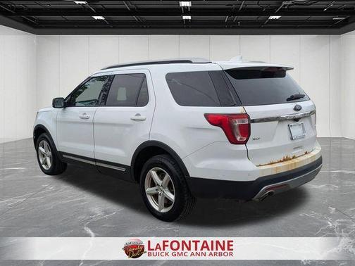Oxford White 2016 Ford Explorer XLT