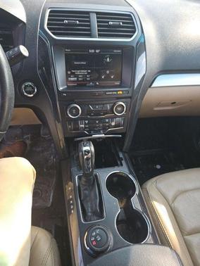 Oxford White 2016 Ford Explorer XLT