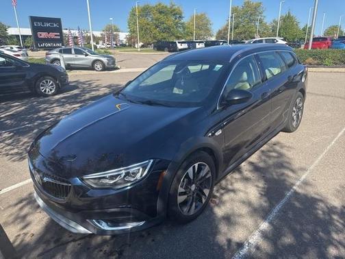 2020 Buick Regal TourX Essence