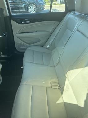 2020 Buick Regal TourX Essence
