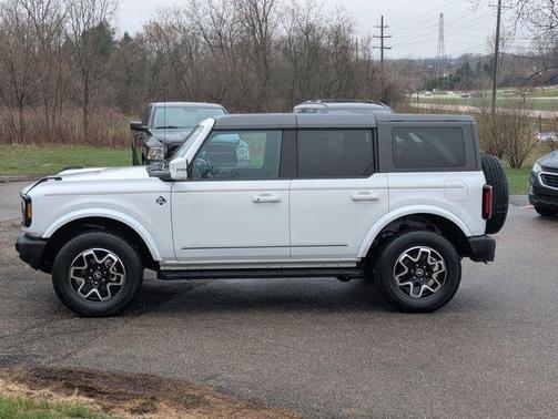 Oxford White 2021 Ford Bronco Outer Banks