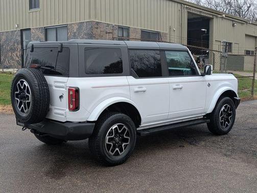 Oxford White 2021 Ford Bronco Outer Banks