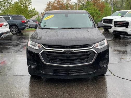 Photo 2 of 22 of 2019 Chevrolet Traverse LS