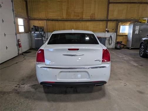 2017 Chrysler 300C Base