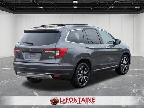 Modern Steel Metallic 2021 Honda Pilot Touring 7-Passenger